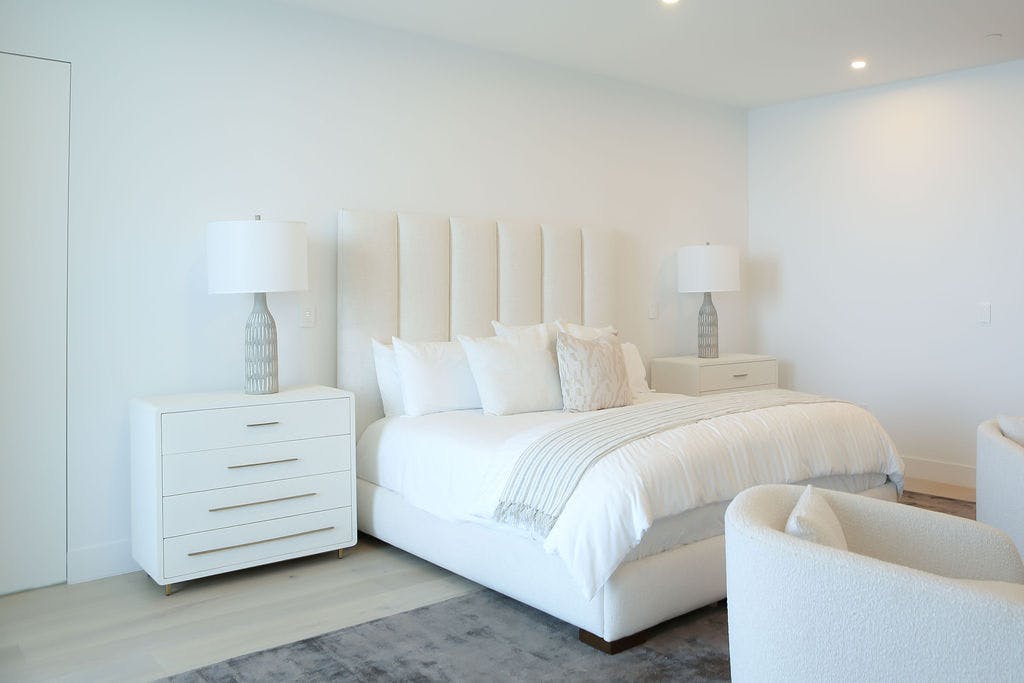 Meridith-Baer-Home-Home-Staging-Florida-Collins-Penthouse-Bedroom